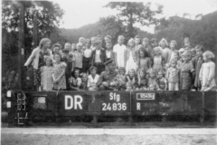 Dahner Kinder auf einem Militärzug, 1943