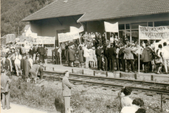 Immer wenn es um die Stilllegung IHRER Bahn ging, demonstrierten die Dahner heftigst, blockierten die Gleise und schruben Protestbriefe!